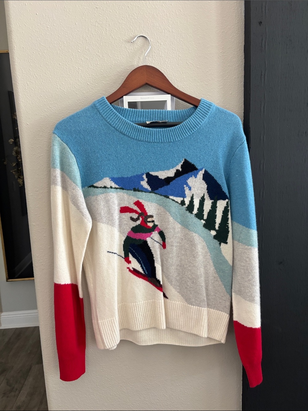 Faherty Sky Blue & Cream Ski Graphic Crewneck Sweater with Red Accents